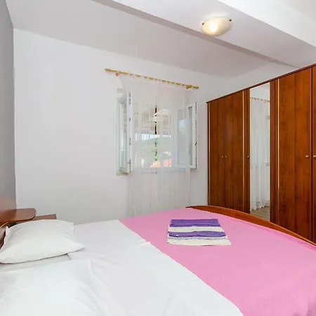 Sunny Apartment Lumbarda