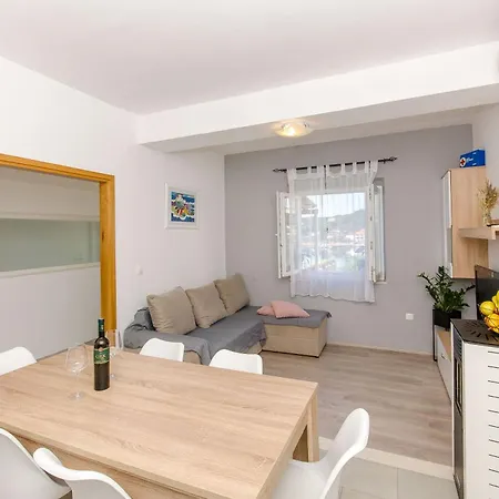 Apartamento Sunny Lumbarda