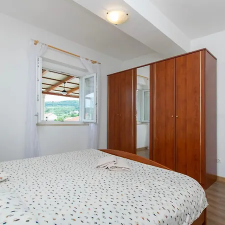 Sunny Appartement Lumbarda