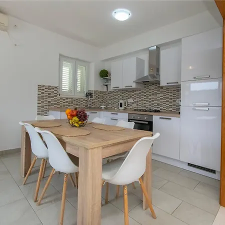 Sunny Appartement Lumbarda