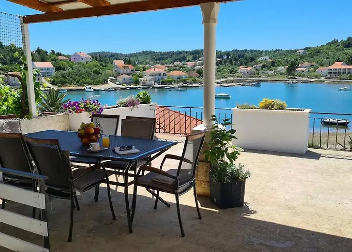 Sunny Apartment Lumbarda