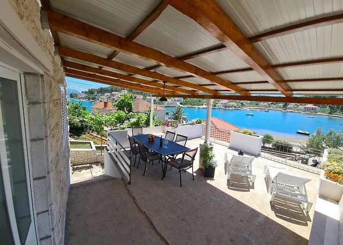 Sunny Apartment Lumbarda